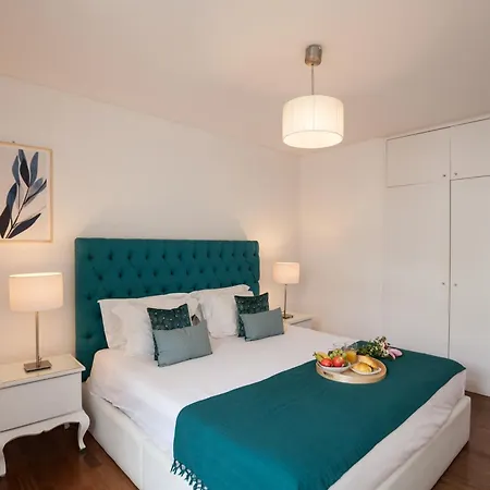 Misha's Place at Bairro Alto!-2